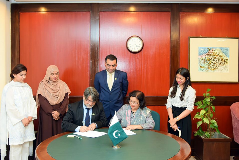 Idara e Taleem o Aagahi has signed an MoU with Pakistan Institute for Parliamentary Services PIPS
